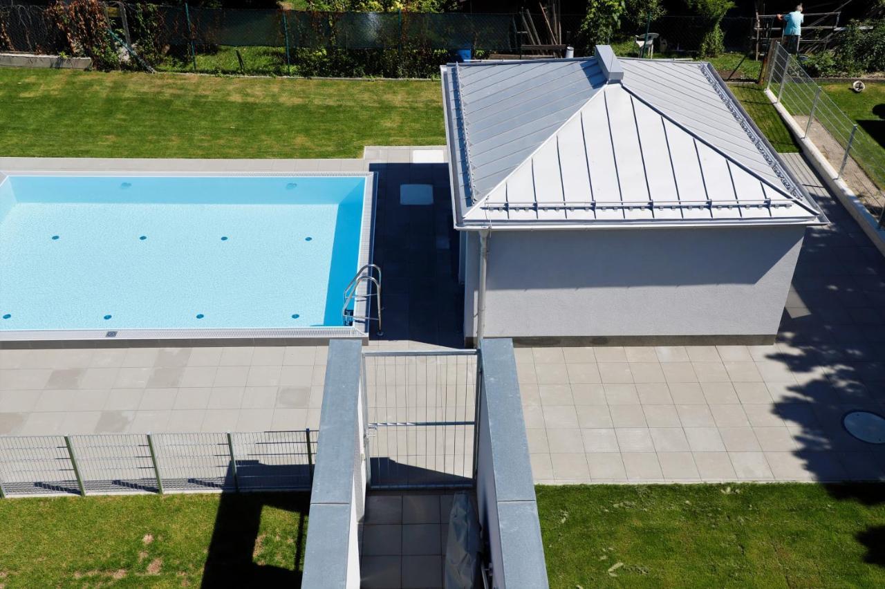 Yellow Flower Apartment With Pool - 5 Min To Lake Viena Exterior foto